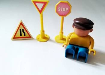 Zabawki z LEGO, znaki drogowe i ludzik, używany na sprzedaż  Łódź