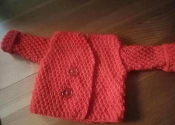 Sweterek ubranko dla lalki bobas baby born włóczka czerwona, używany na sprzedaż  Płock
