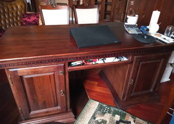Używany, Stylowe biurko gabinetowe na sprzedaż  Tarnów