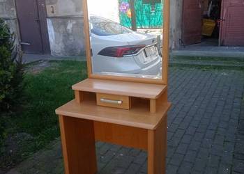 Toaletka z dużym kryształowym lustrem na sprzedaż  Wrocław