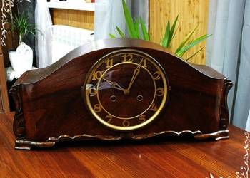 Stary zegar kominkowy z wahadłem w ciemnej skrzyni Piekny na sprzedaż  Żary