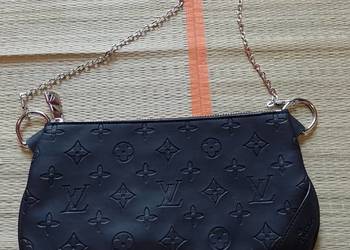 Louis Vuitton/ Ekskluzywna, Czarna torebka listonoszka, używany na sprzedaż  Kraków