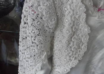 Piękna sukienka do komunii/komunijna z gipiurą na sprzedaż  Piekary Śląskie