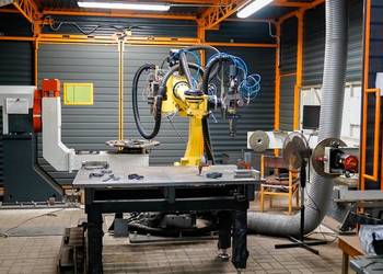 Zrobotyzowana cela do cięcia i spawania laserowego FANUC M-710iC/70 na sprzedaż  Jelenia Góra