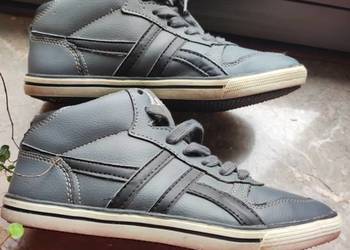 obuwie buty skórzane sportowe sneakersy adidasy trampki szare czarne na sprzedaż  Kielce