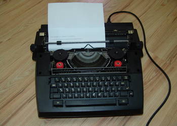 Privileg  530  C Maszyna do pisania- Niemiecka czcionka. na sprzedaż  Łódź