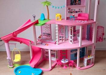 Domek Barbie »Willa Marzeń z Akcesoriami + 10 Lalek Barbie na sprzedaż  Warszawa