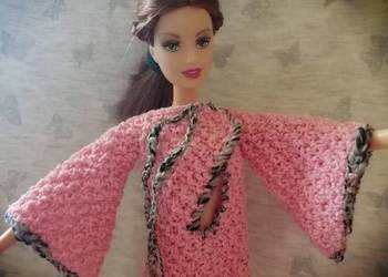 Ubranko dla lalki Barbie sukienka z włóczki różowej na sprzedaż  Płock