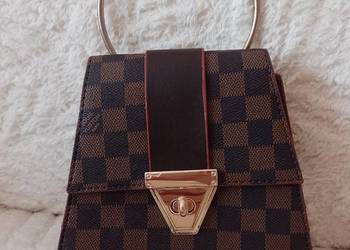 Louis Vuitton/ Mała, brązowa torebka listonoszka, kuferek na sprzedaż  Kraków