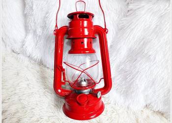 Lampa naftowa CZERWONA Piękna i sprawna do użytku! na sprzedaż  Żary