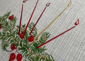 Obrus biały wzory Świat Bożego Narodzenia, używany na sprzedaż  Zabrze