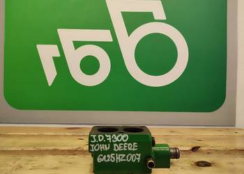 Używany, Obudowa termostatu R520362 silnika JOHN DEERE 6125HZ007 na sprzedaż  Wilkowo
