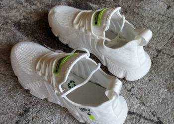 Używany, Adidasy buty do biegania białe na sprzedaż  Malawa