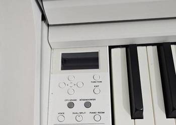 Pianino Yamaha Clavinova CLP-635WH na sprzedaż  Łódź